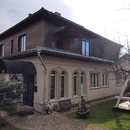 Садиба У Крайлюків Jaremtsche Exterior foto